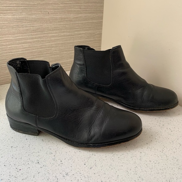 Lands’ End Black Chelsea Boot - Picture 6 of 11